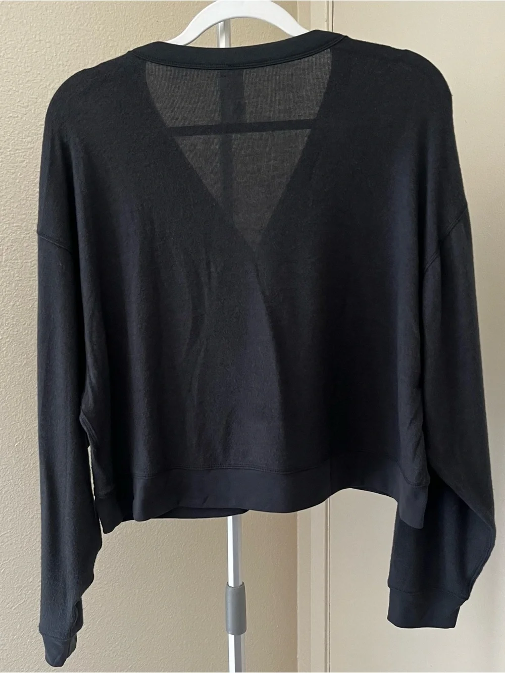 Alo Yoga Alolux Soho Cropped Henley Long Sleeve Grey Size S